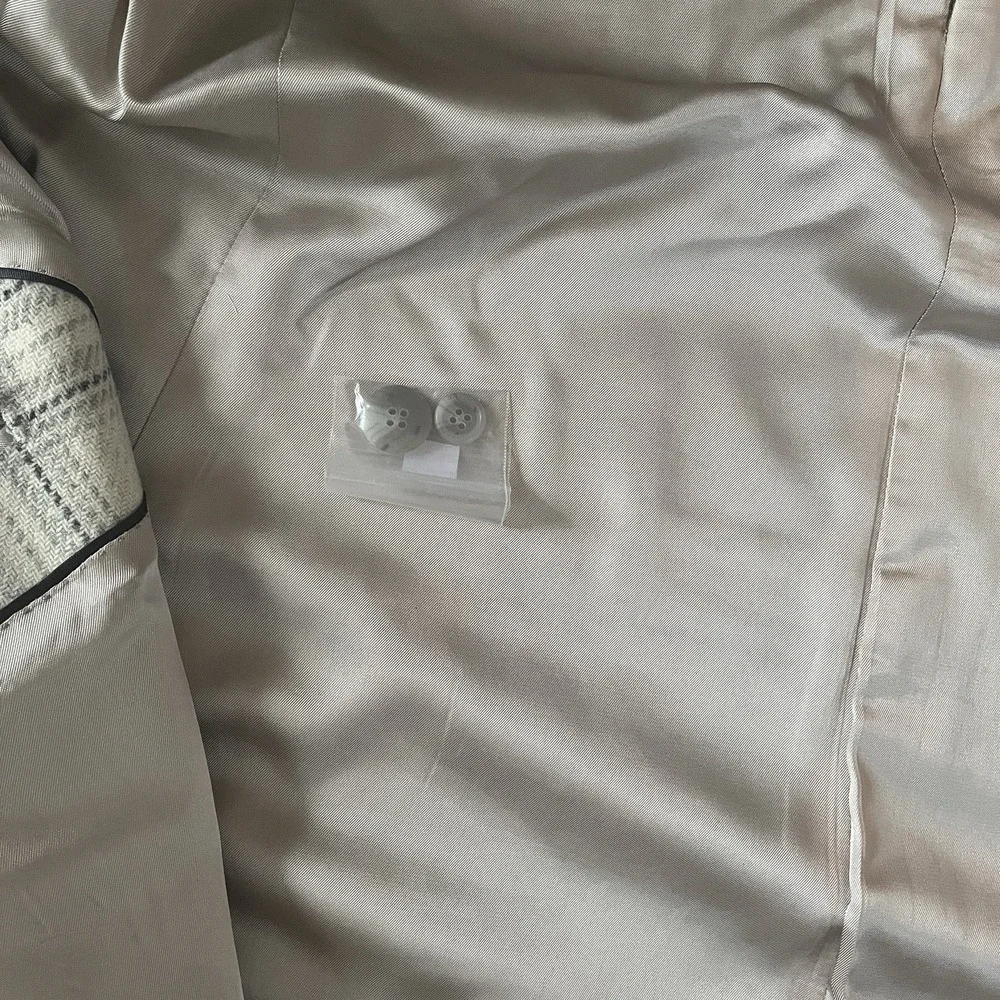 Paul Fredrick Men's Size 48L Blazer Suit Jacket Cream Ivory Plaid Elbow Patch